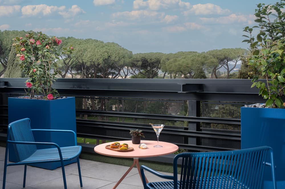 エヌハウ ローマ 写真