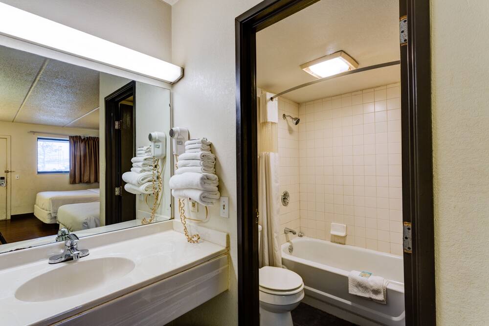 スカイライト イン クリーブランド - ウィロビー 写真