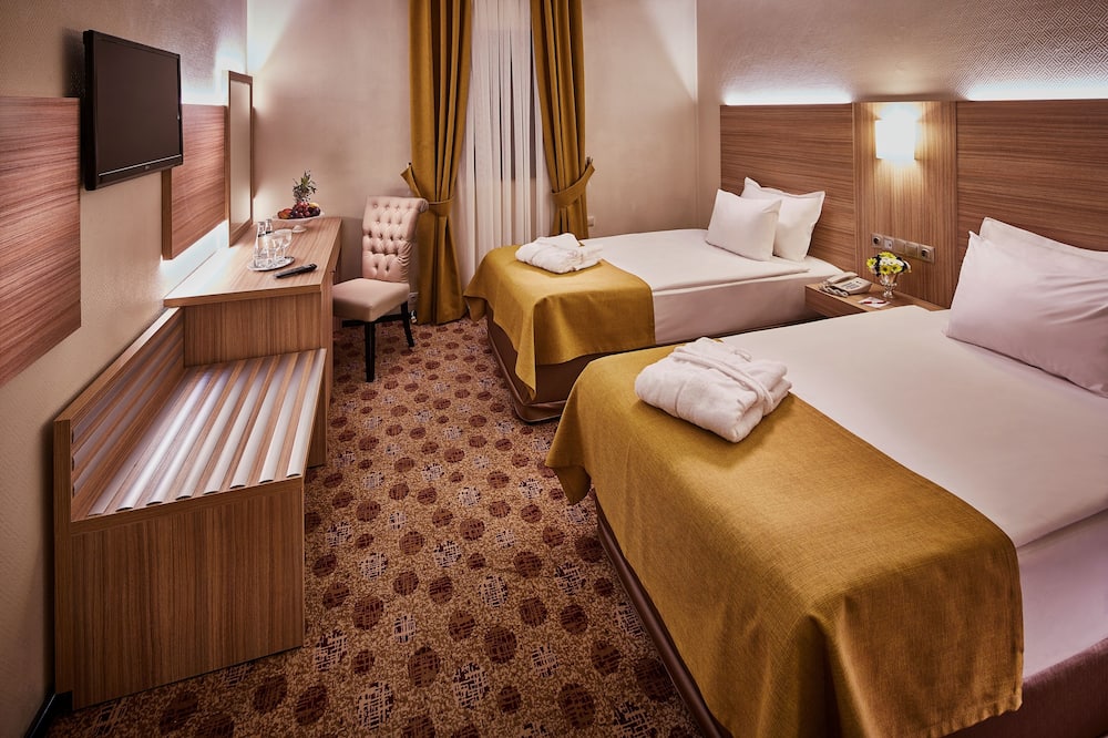 ギュネシュ ホテル メルテル 写真