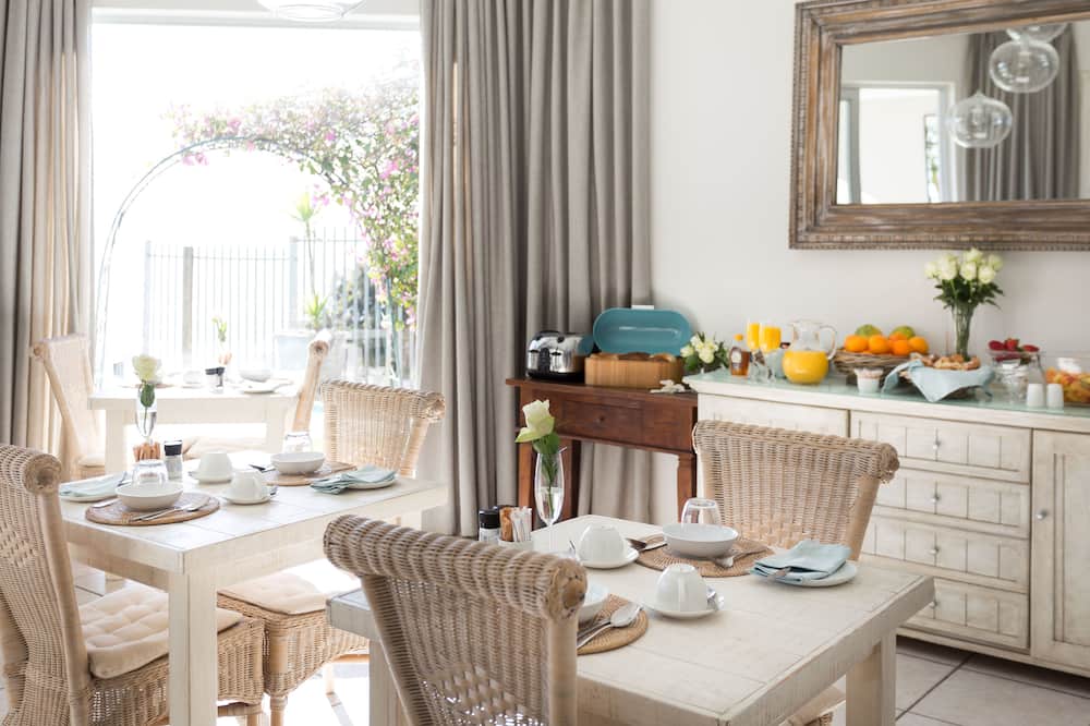 オーシャン ウォッチ ゲスト ハウス 写真