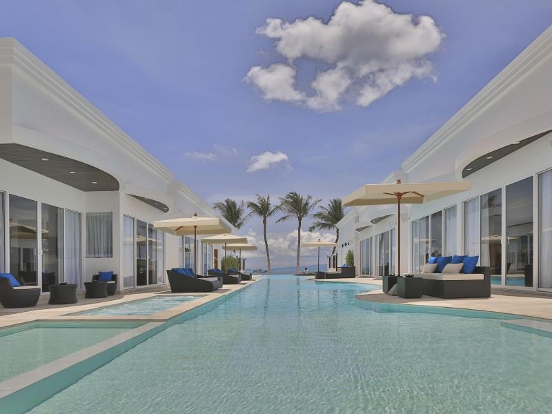 ザ プリビレッジ ホテル エズラ ビーチ クラブ 写真