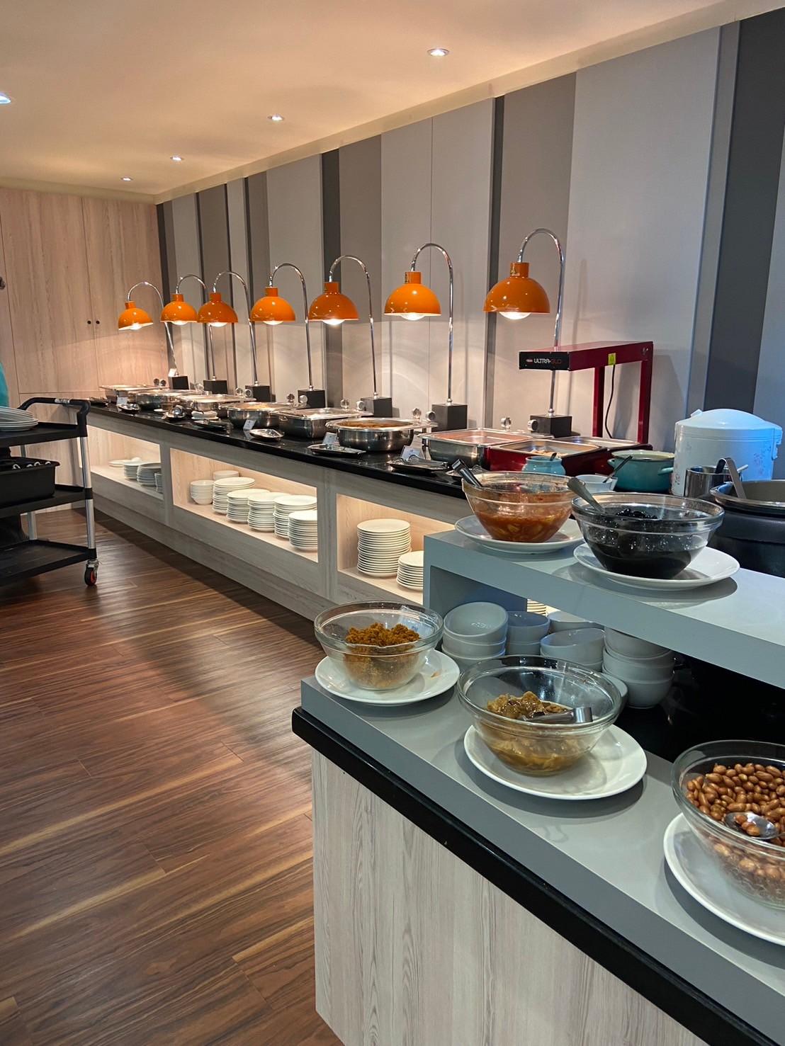 ホリデイ イン エクスプレス タイペイ トレイン ステーション 写真