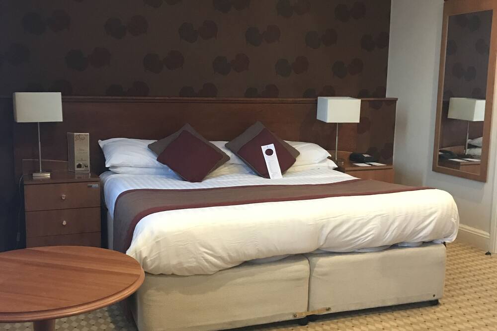 Crown & Mitre Hotel; Sure Hotel Collection by Best Western 写真