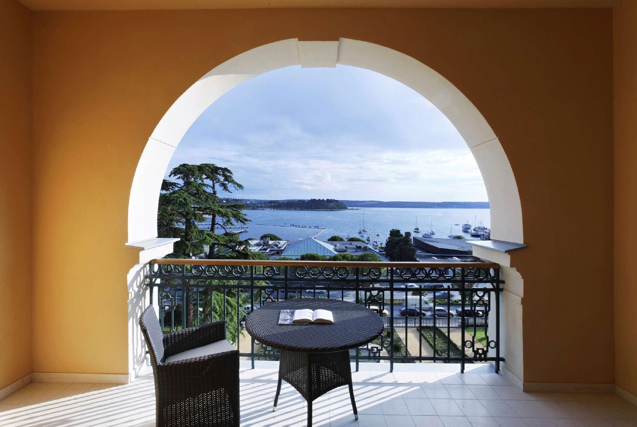 ホテル ケンピンスキー パレス ポルトロツ 写真