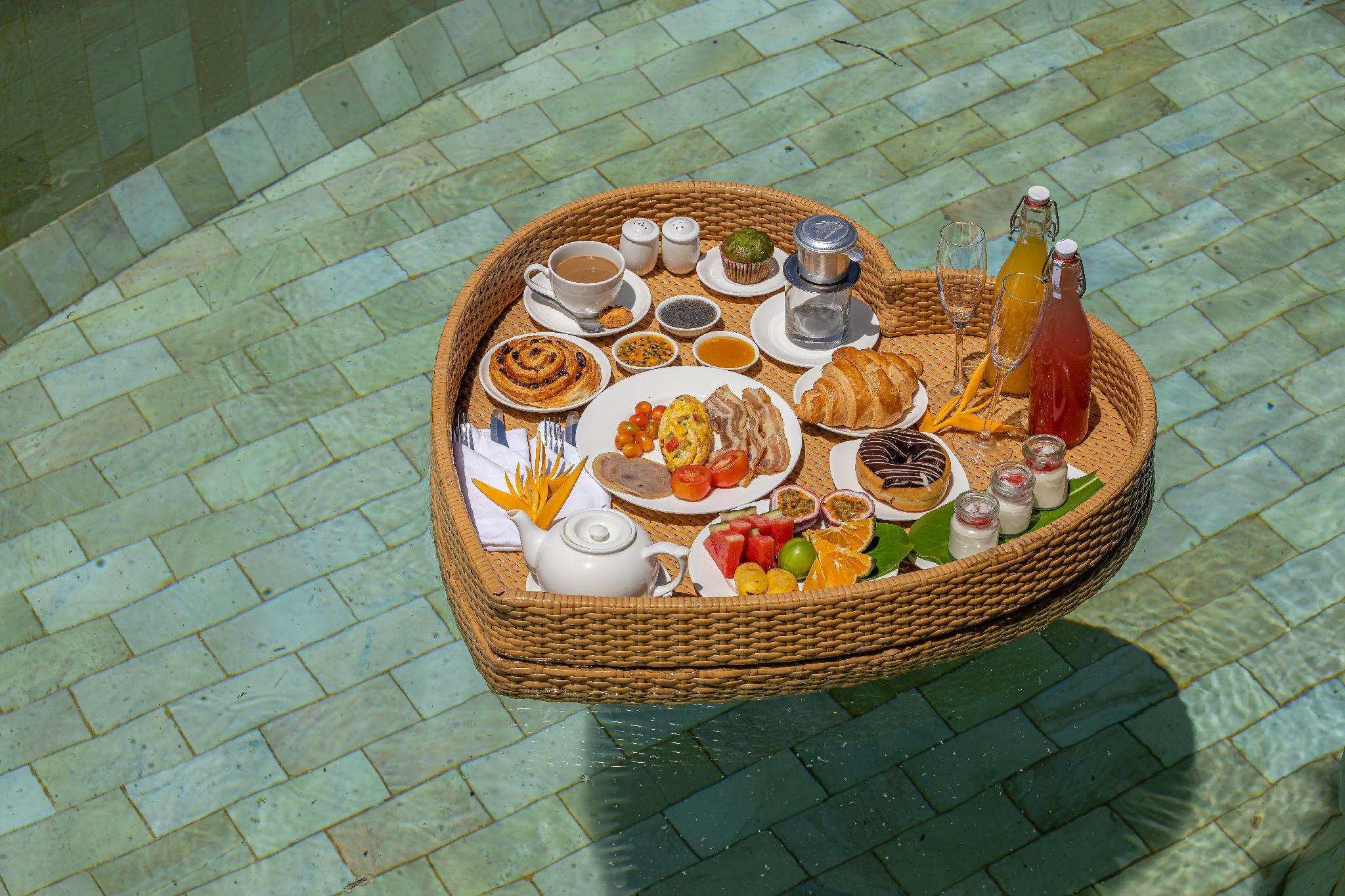 アナ マンダラ カムラン 写真