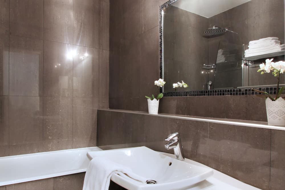 レ キャトル ドーファン 写真