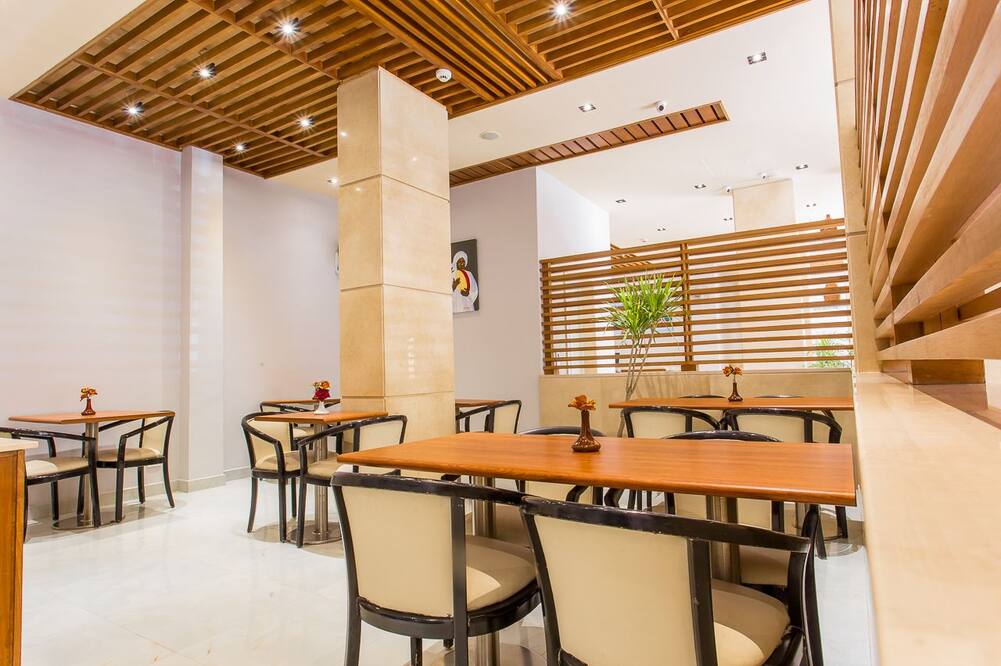 ハピ ホテル 写真