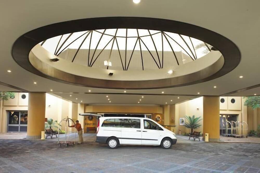 Sun City Hotel and Casino 写真