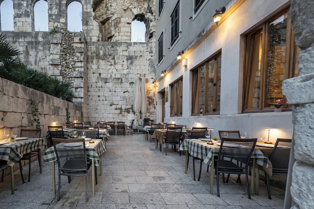 ホテル ペリスティル 写真