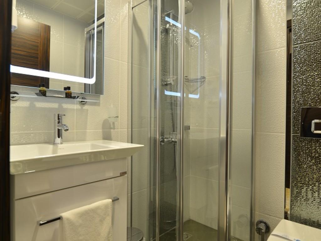 ゴールデン シヤヴ ホテル 写真