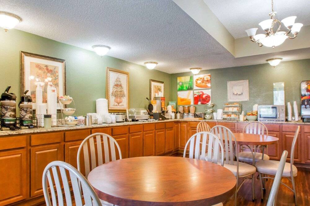 クオリティ イン & スイーツ リッジランド 写真