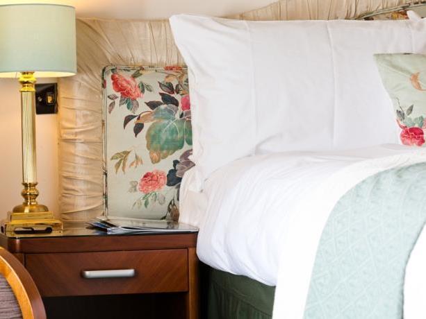 The Lovat, Loch Ness 写真