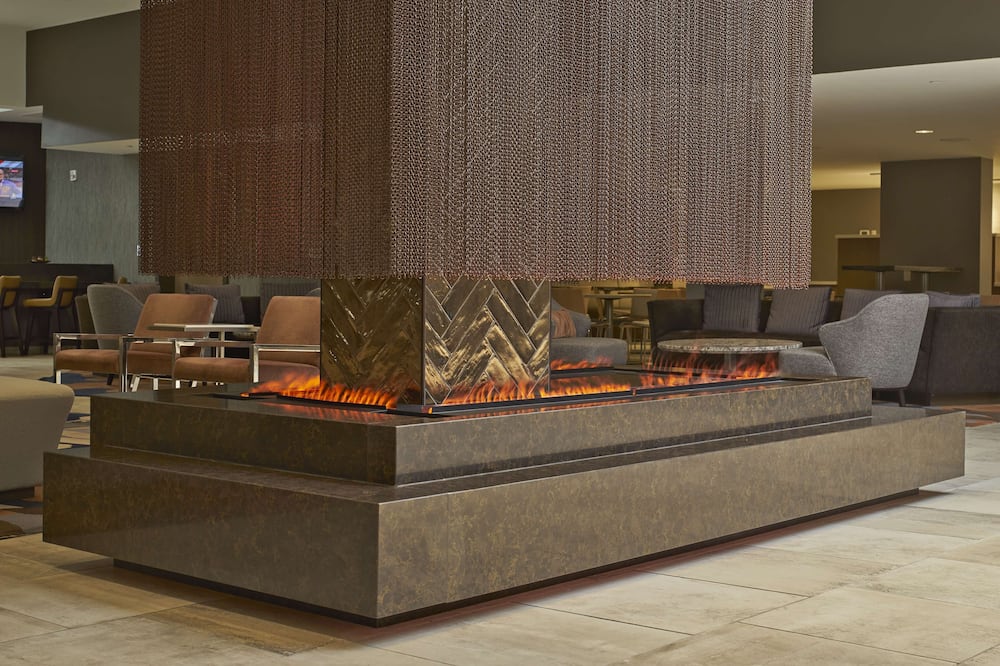 ヒルトン ローリー ノース ヒルズ 写真