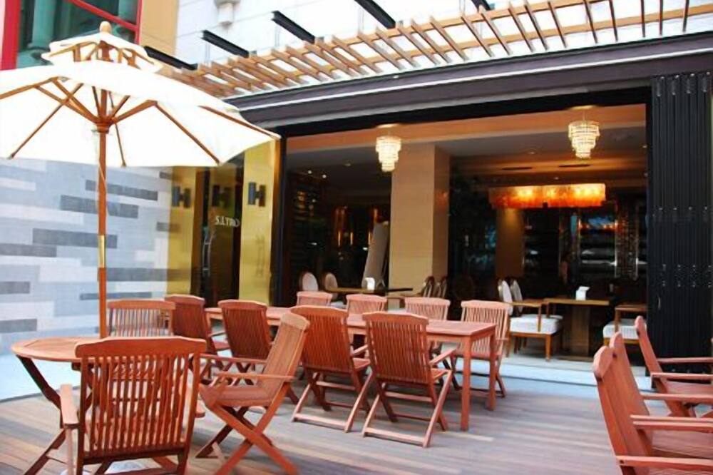 ノブレッセ ツーリスト ホテル 写真