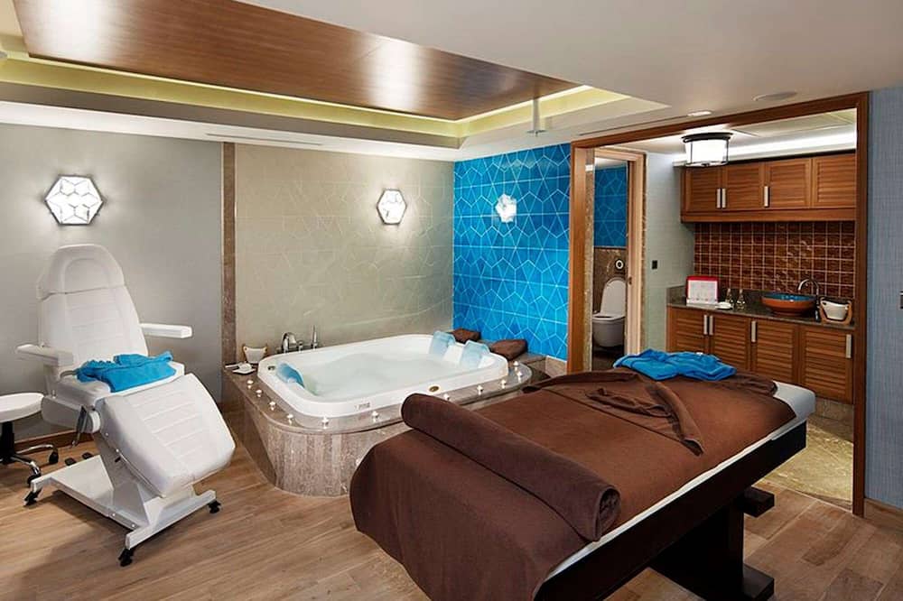 ダブルツリー バイ ヒルトン アヴァノス カッパドキア 写真