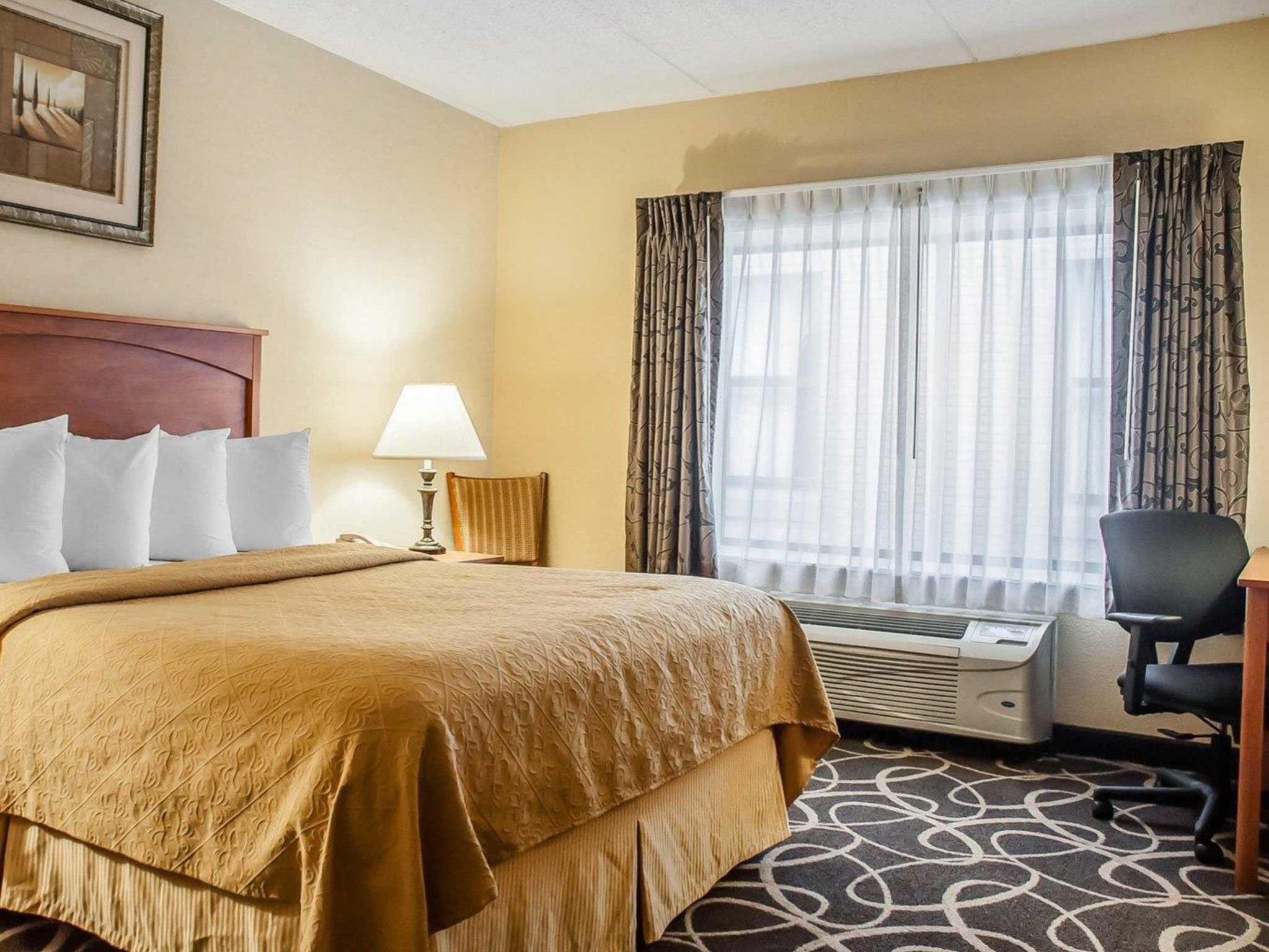 クオリティ ホテル & スイーツ アット ザ フォールズ 写真