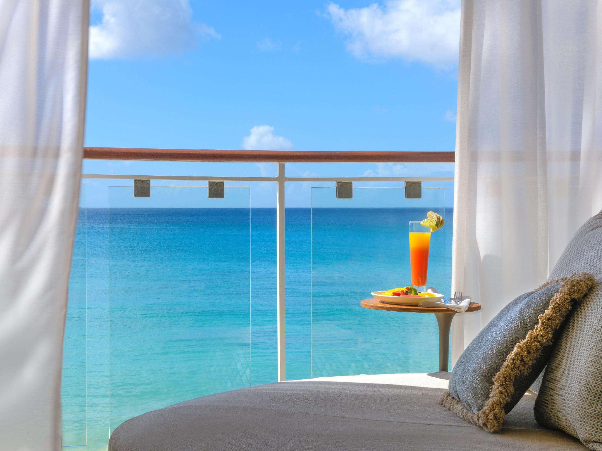 Fairmont Royal Pavilion 写真