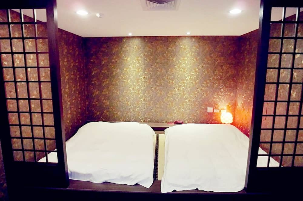 エブリデイ ホット スプリング ホテル 写真