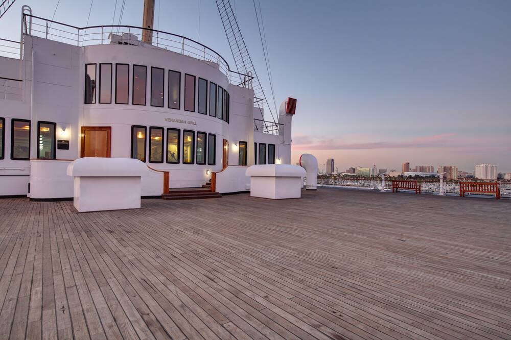 ザ クイーン メリー ホテル 写真