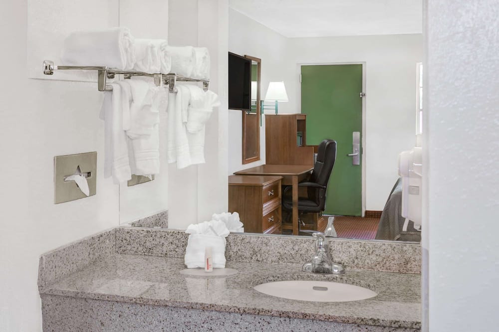 ハワード ジョンソン バイ ウィンダム フォート マイヤーズ フロリダ 写真