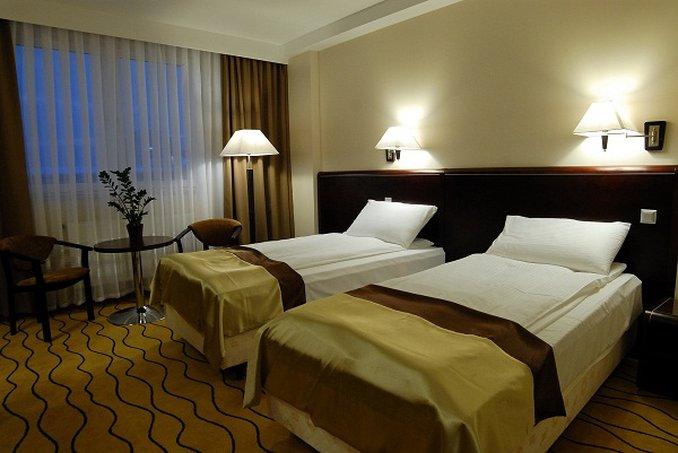 アンバサダー セントラム 写真