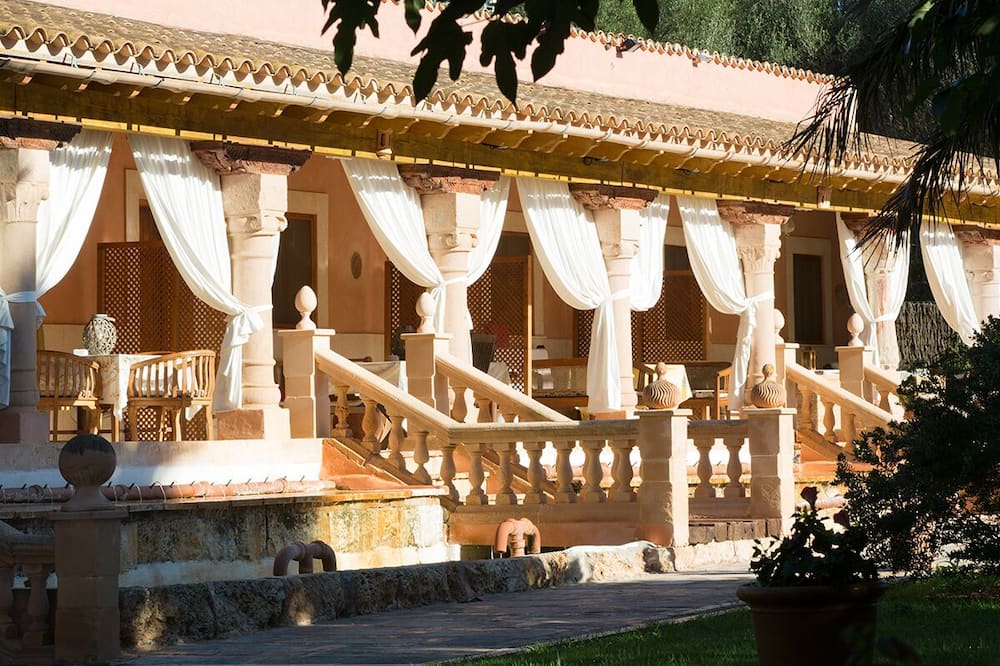 Es Revellar Art Resort 写真