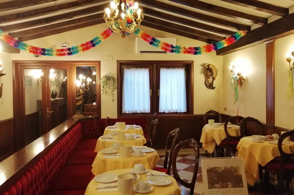 ホテル ファリエール 写真