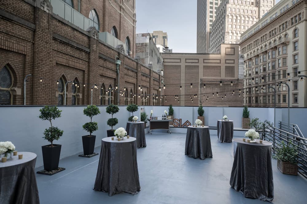 ルネッサンス ニュー オーリンズ ペレ マルケット フレンチ クォーター エリア ホテル 写真