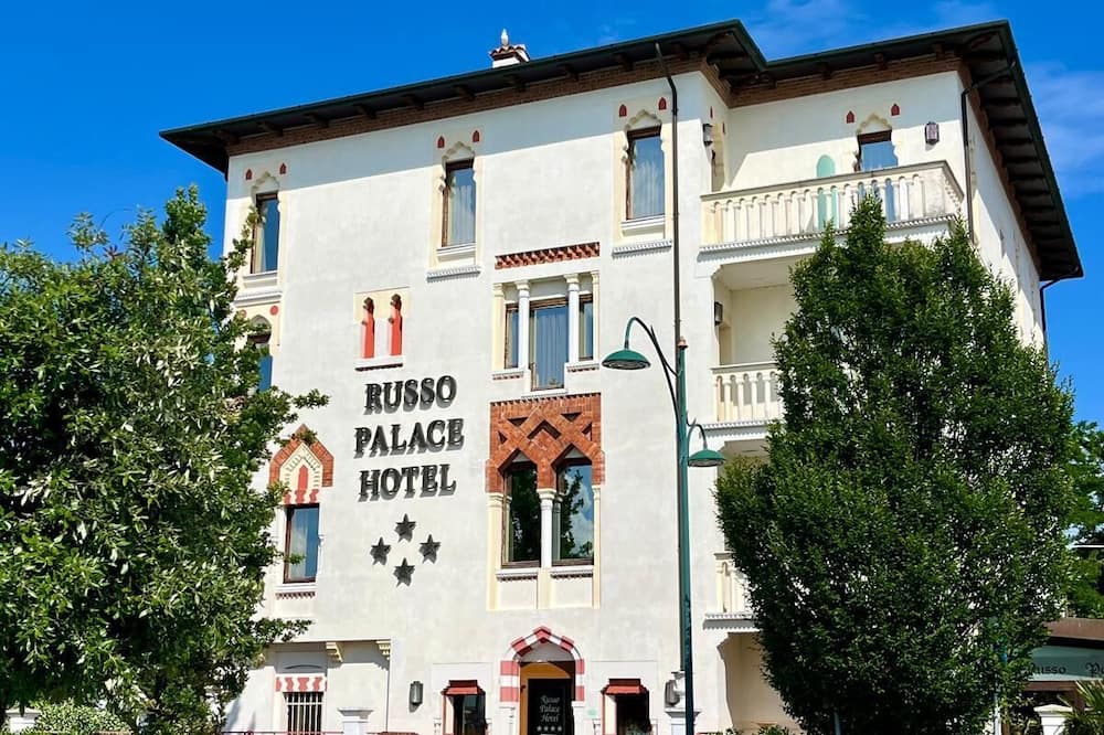 ルッソ パレス ホテル 写真