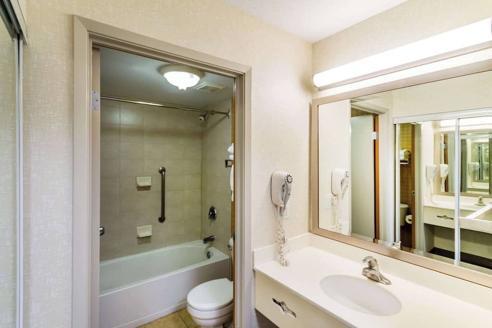 エコノ ロッジ イン & スイーツ ユニバーシティ 写真