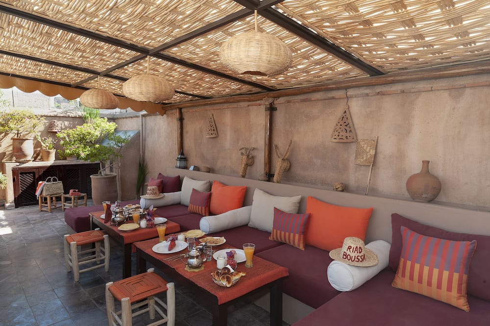 リヤド ブッサ 写真