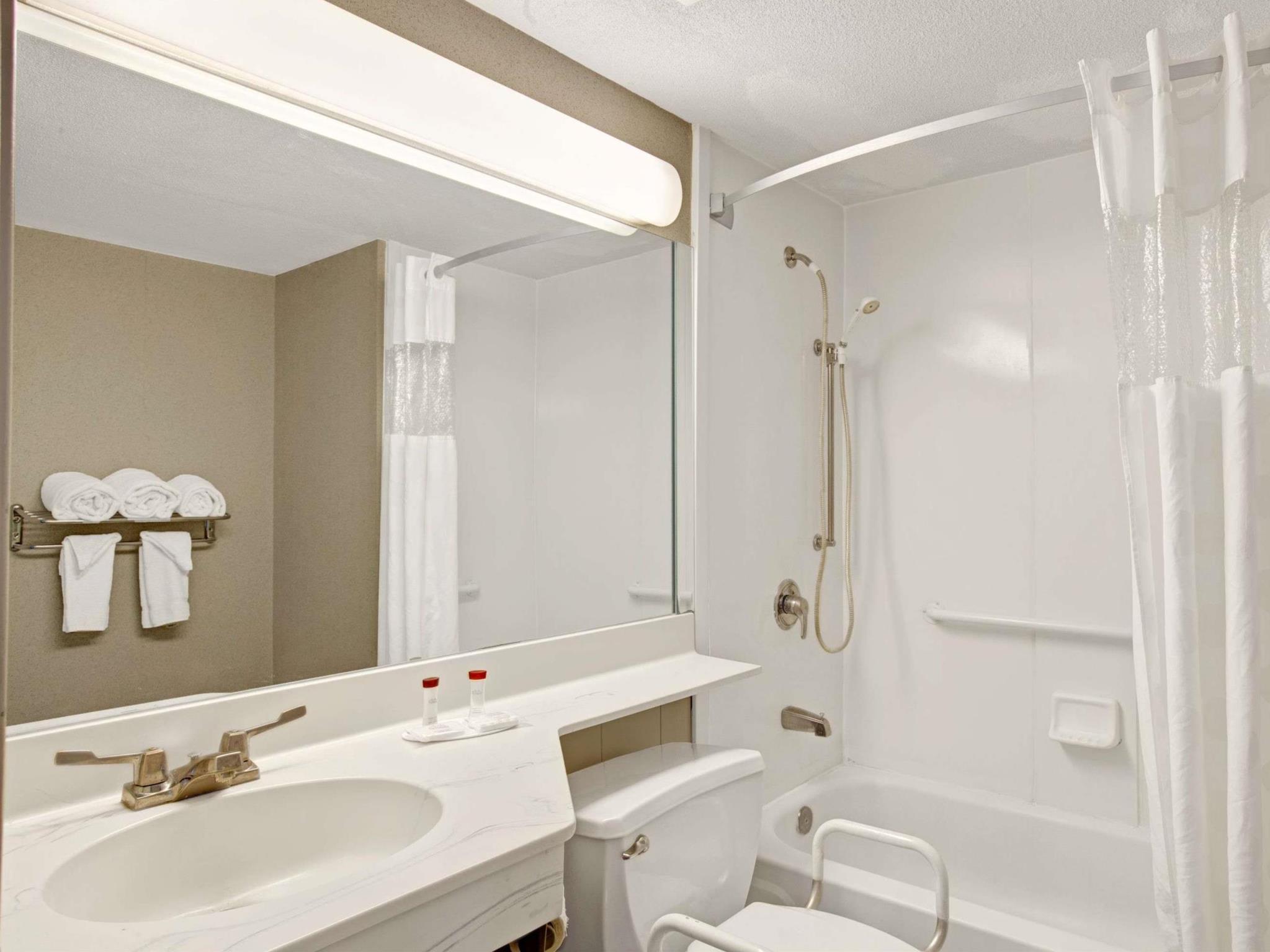 ラマダ バイ ウィンダム パーシッパニー 写真