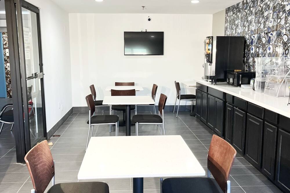 スーパー 8 バイ ウィンダム ピオリア 写真