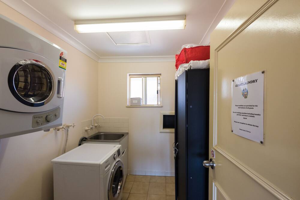 シェアリングシェッド モーターイン 写真