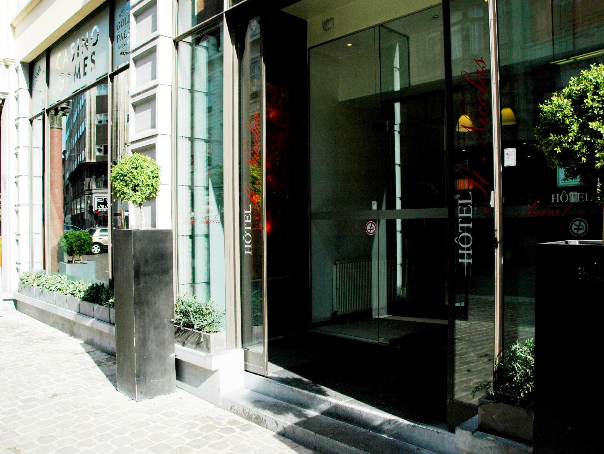 クレイブス ホテル 写真