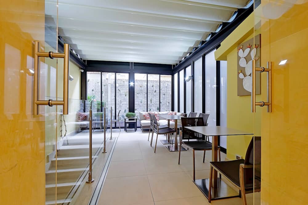 カメリア ホテル 写真