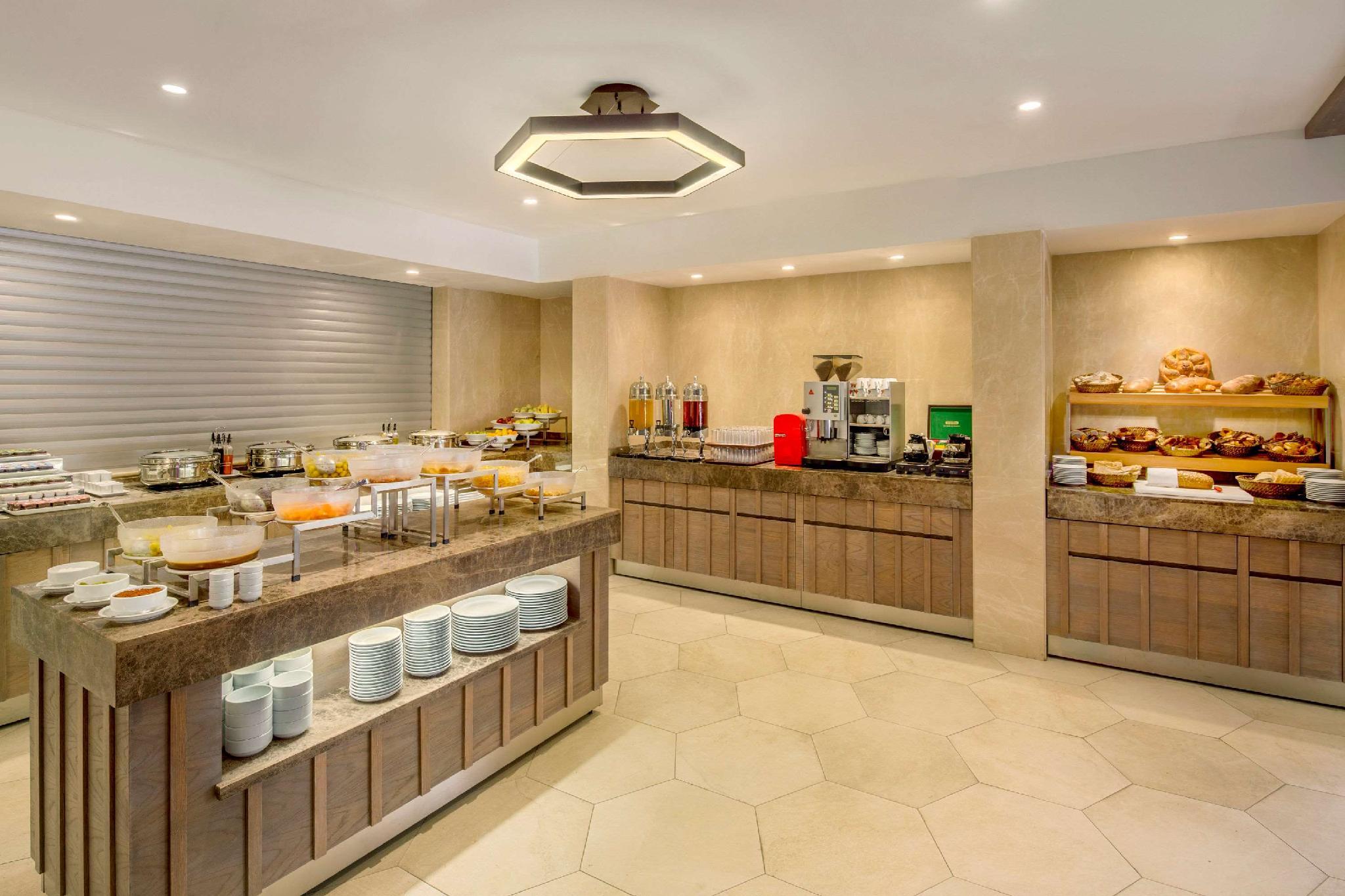 ラマダ バイ ウィンダム イスタンブール オールド シティ 写真