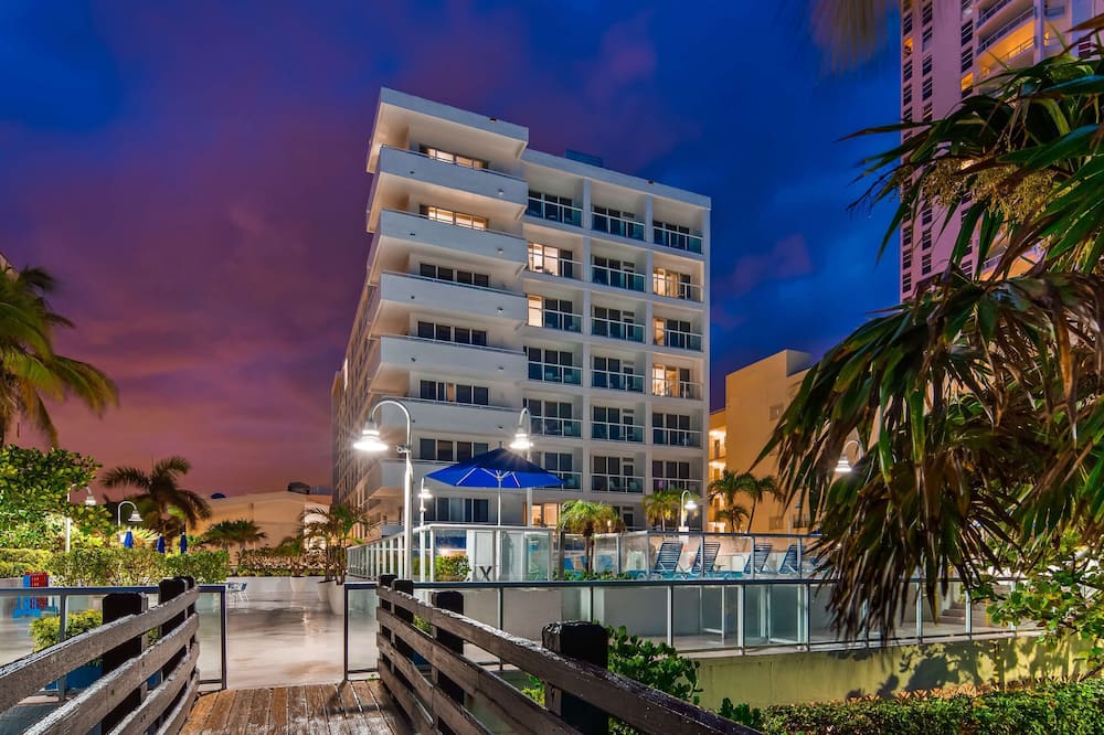 ベストウェスタン プラス アトランティック ビーチ リゾート 写真