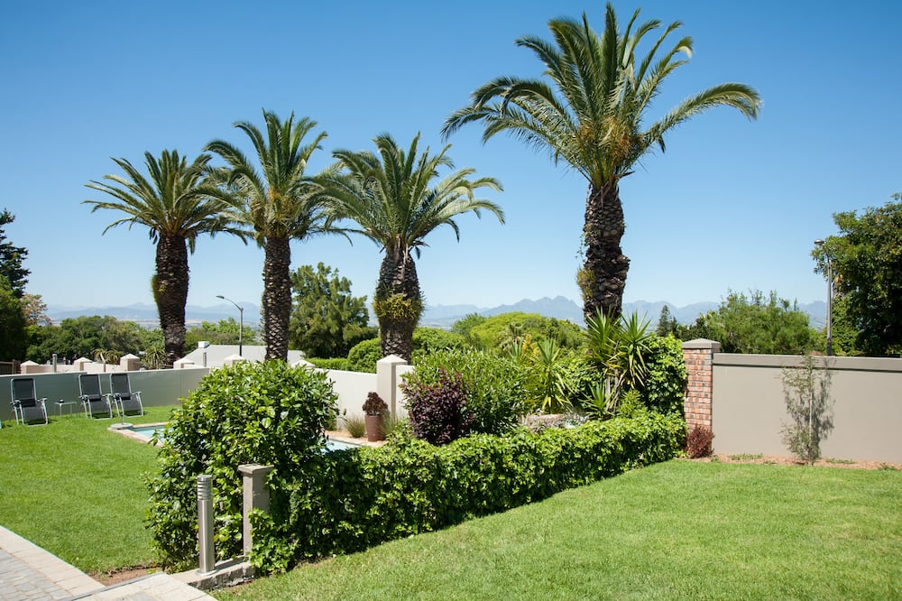 フォー パームス アコモデーション 写真