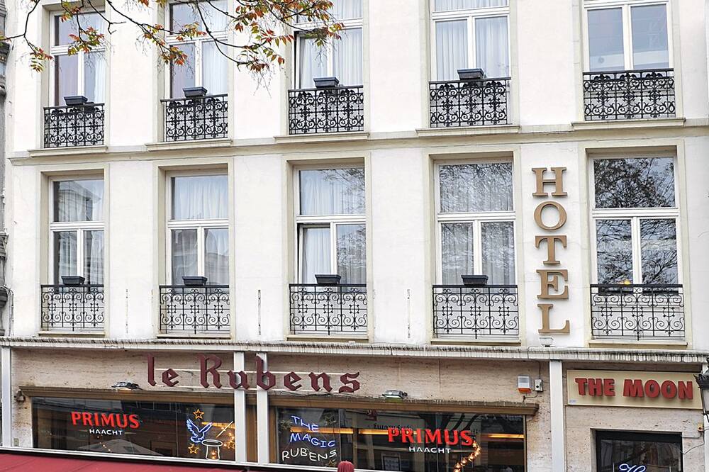 ホテル ザ ムーン 写真