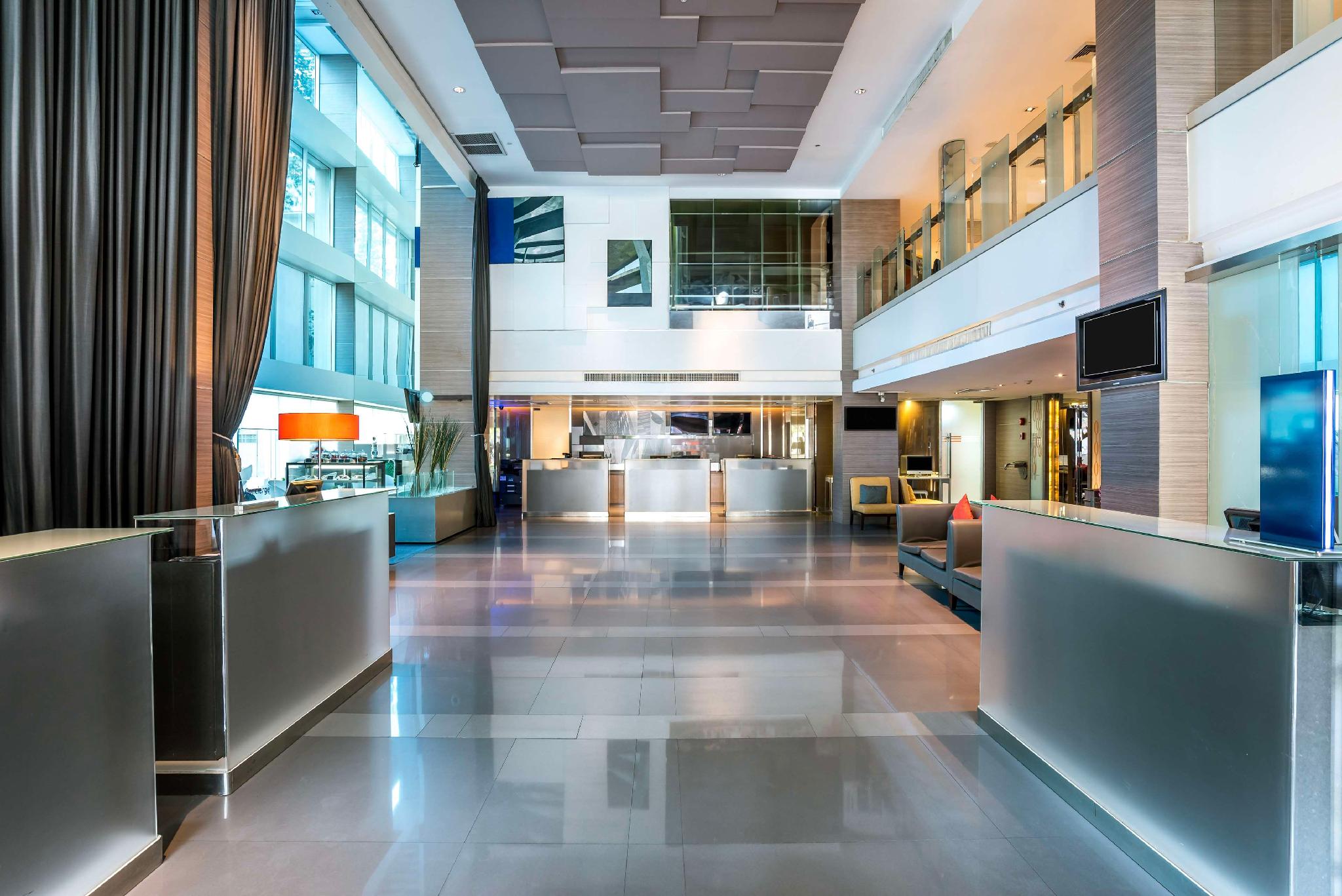 ヒルトン ガーデン イン バンコク シーロム 写真