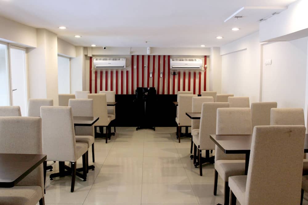 ラックスポイント ホテル スラバヤ 写真