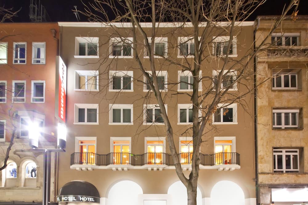 ホテル ブールバード 写真