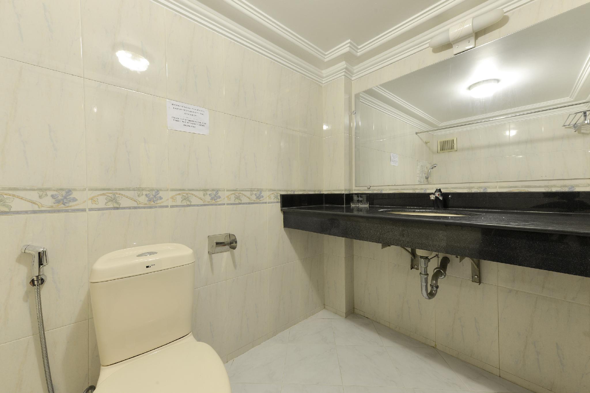 ラッキー 2 ホテル&トラベル 写真