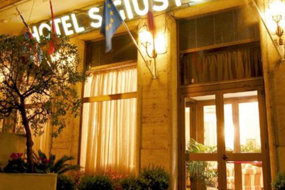 サン ジュスト ホテル 写真