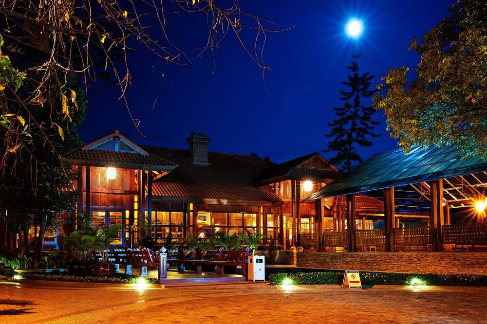 ホテル ピン ウー ルウィン 写真