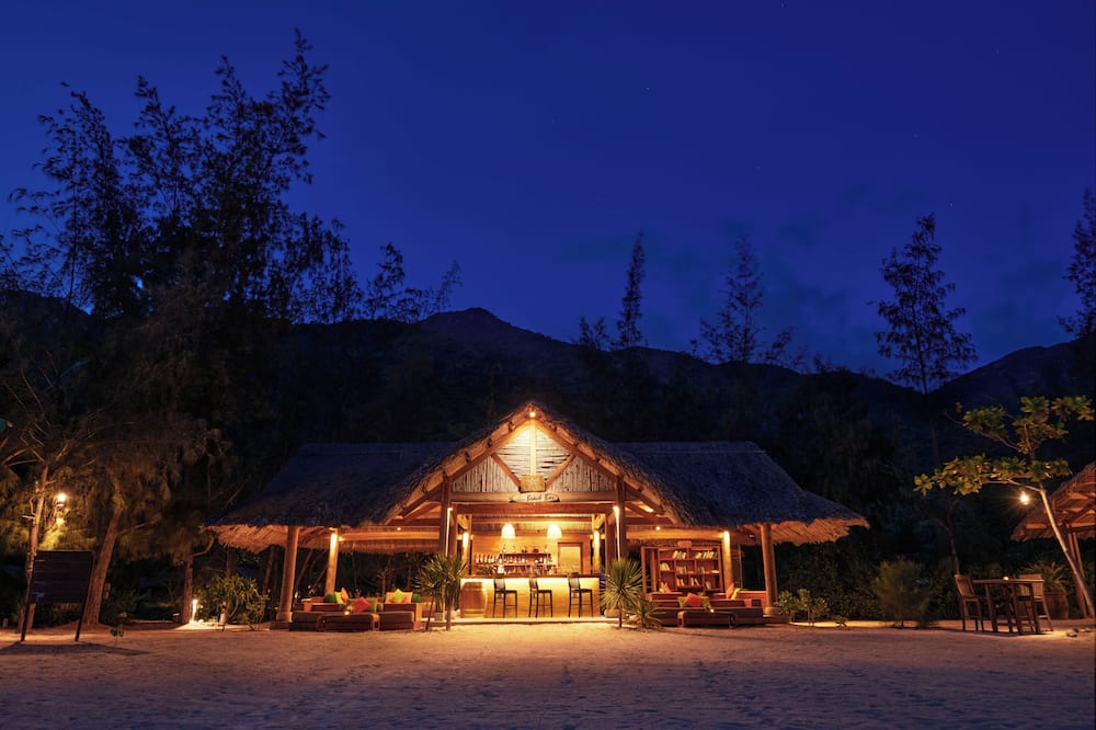 ラリア ニンヴァン ベイ 写真