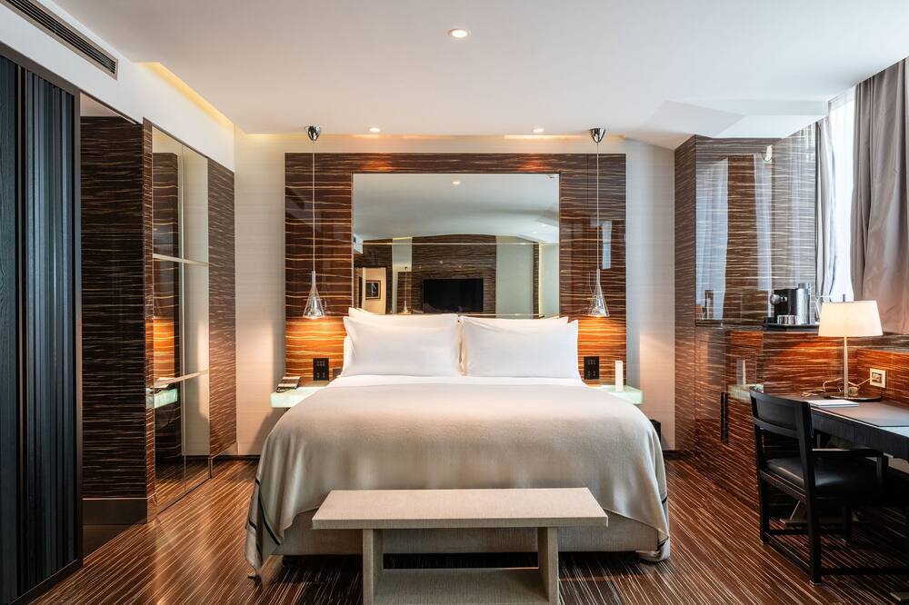 ロメロ ホテル 写真