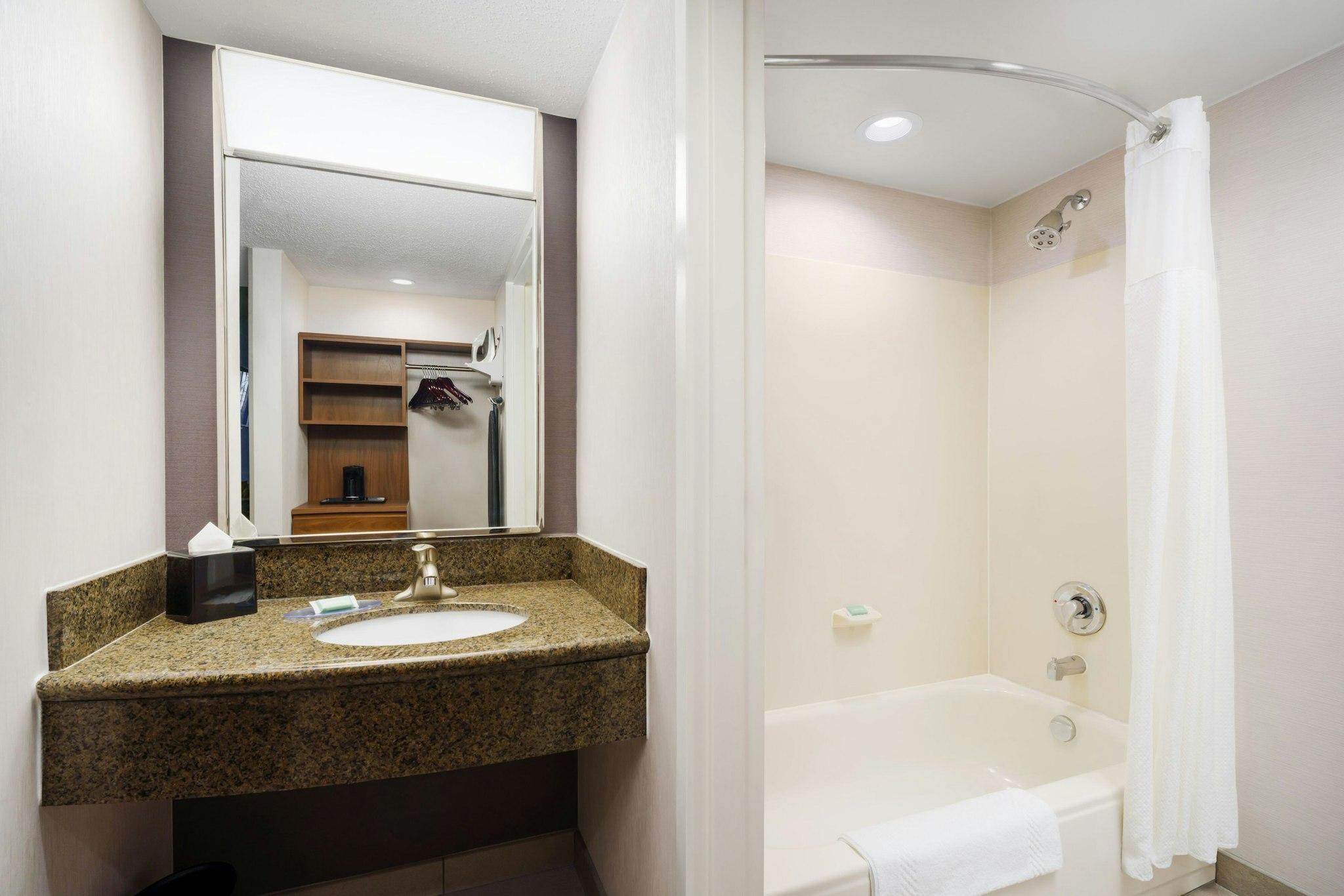 Courtyard by Marriott Atlanta Buckhead 写真