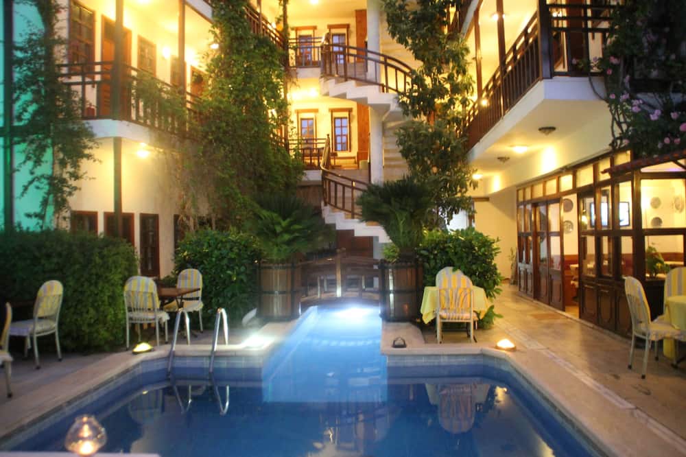 ホテル カリアティトカレイチ 写真